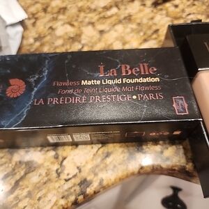 La Belle Flawless Matte Liquid Foundation by LA Predire Prestige Paris Shade 02